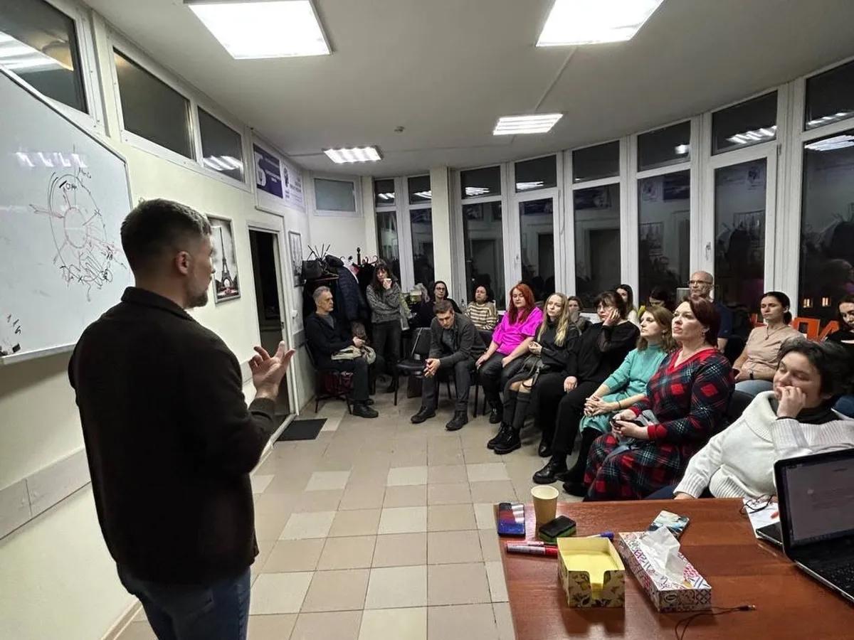 Игорь Заворин ведёт модуль